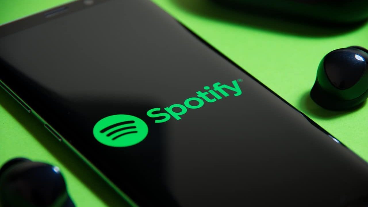 Spotify demitirá 1.500 funcionários para cortar custos
