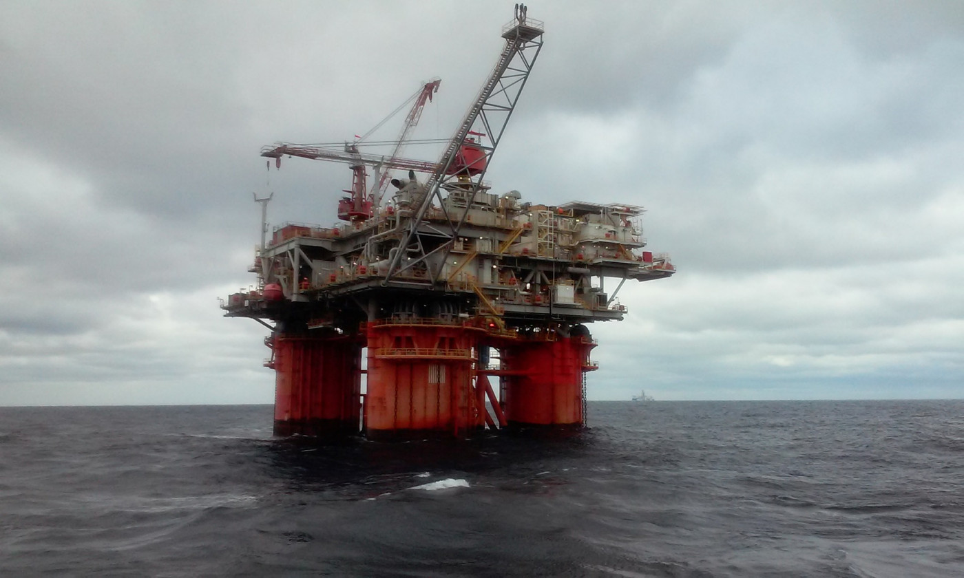 Preços do petróleo caem devido ao aumento nos estoques americanos