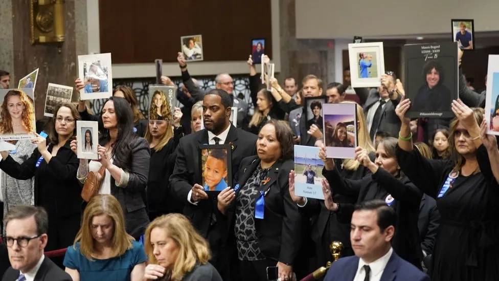 Mark Zuckerberg pede desculpas a famílias em audiência tensa no Senado dos EUA