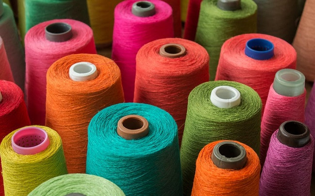 Fortalecimento da Cadeia de Suprimentos de Vestuário Através do Fornecimento Local de Fios no Bangladesh