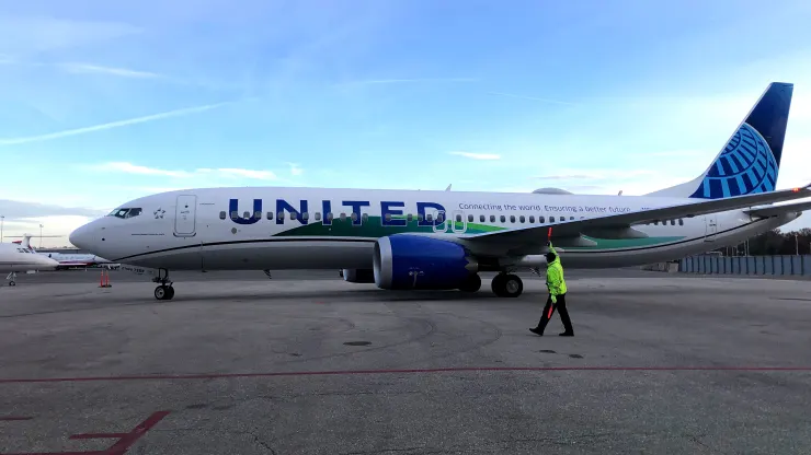 United Airlines Pausa Contratação de Pilotos Devido a Atrasos nas Entregas da Boeing