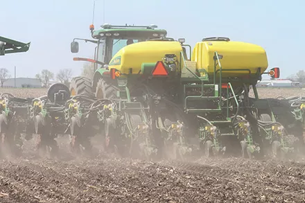 Agricultores de Seis Estados Iniciam Plantio de Milho, Segundo USDA