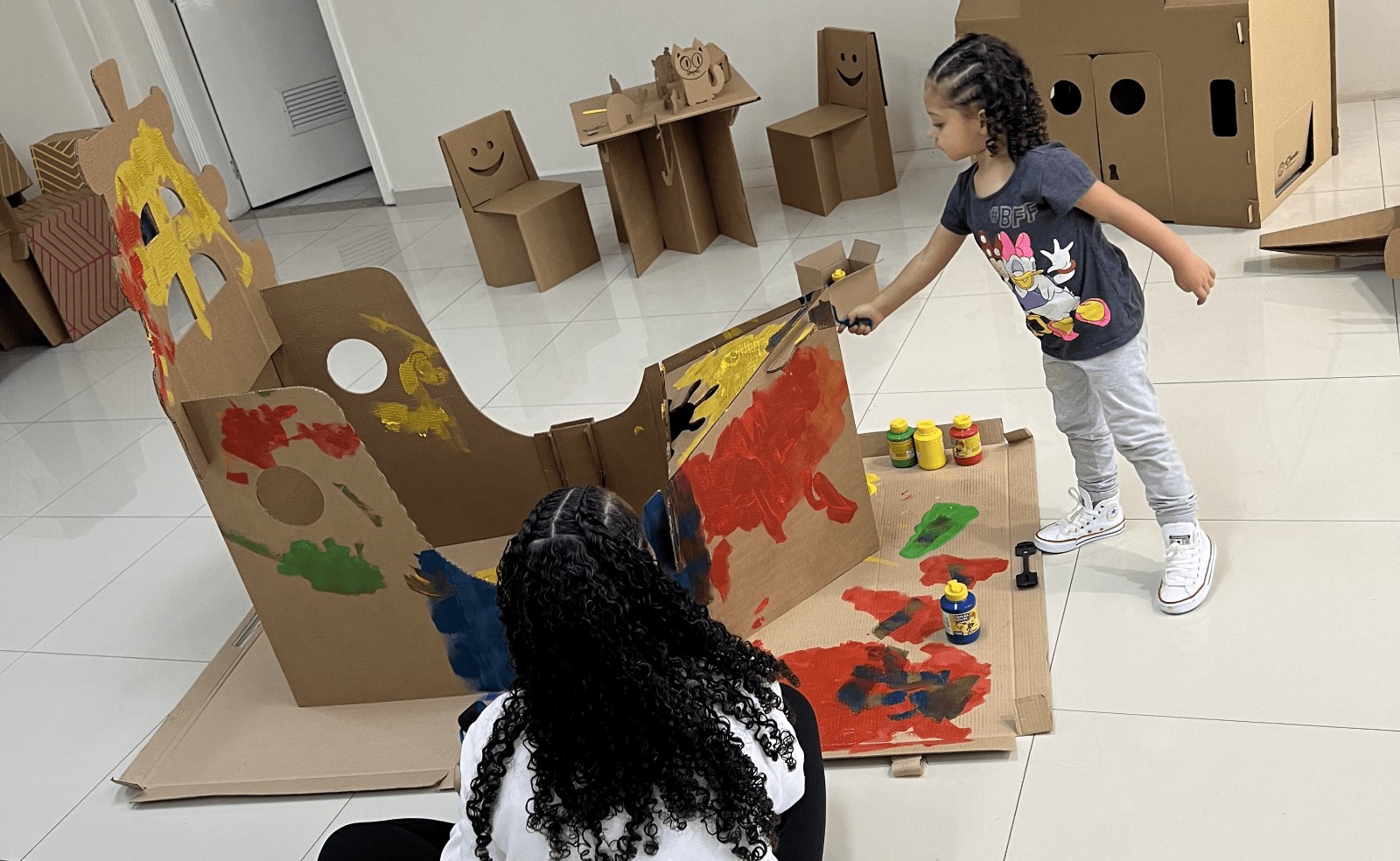 Brinquedos fortalecem laços entre mães e filhos