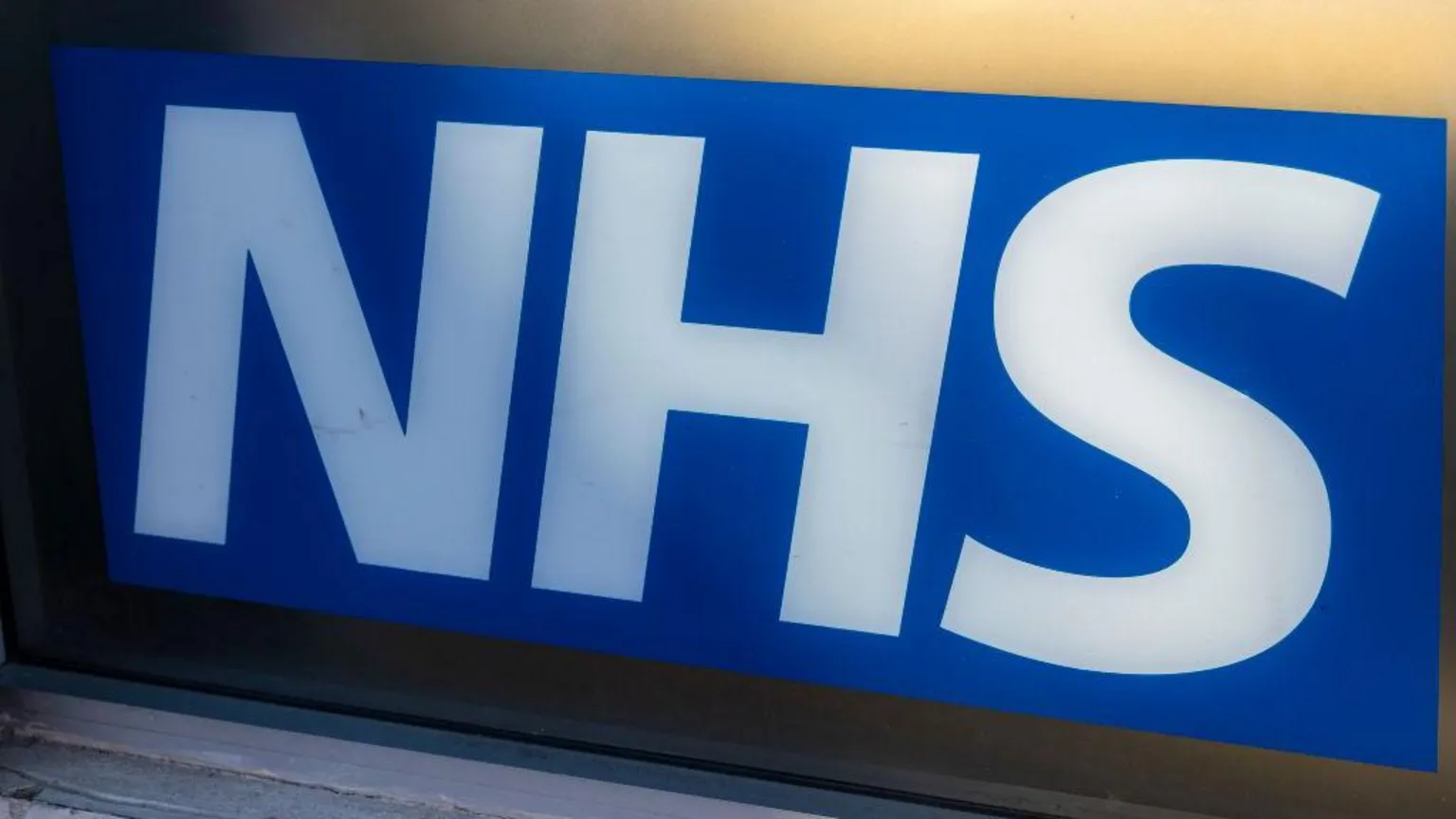 Multa de £6 milhões à empresa de TI do NHS após denúncia de dados confidenciais