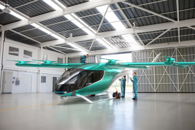 Parceria entre Eve e DHL impulsiona operação e logística de eVTOL da Embraer