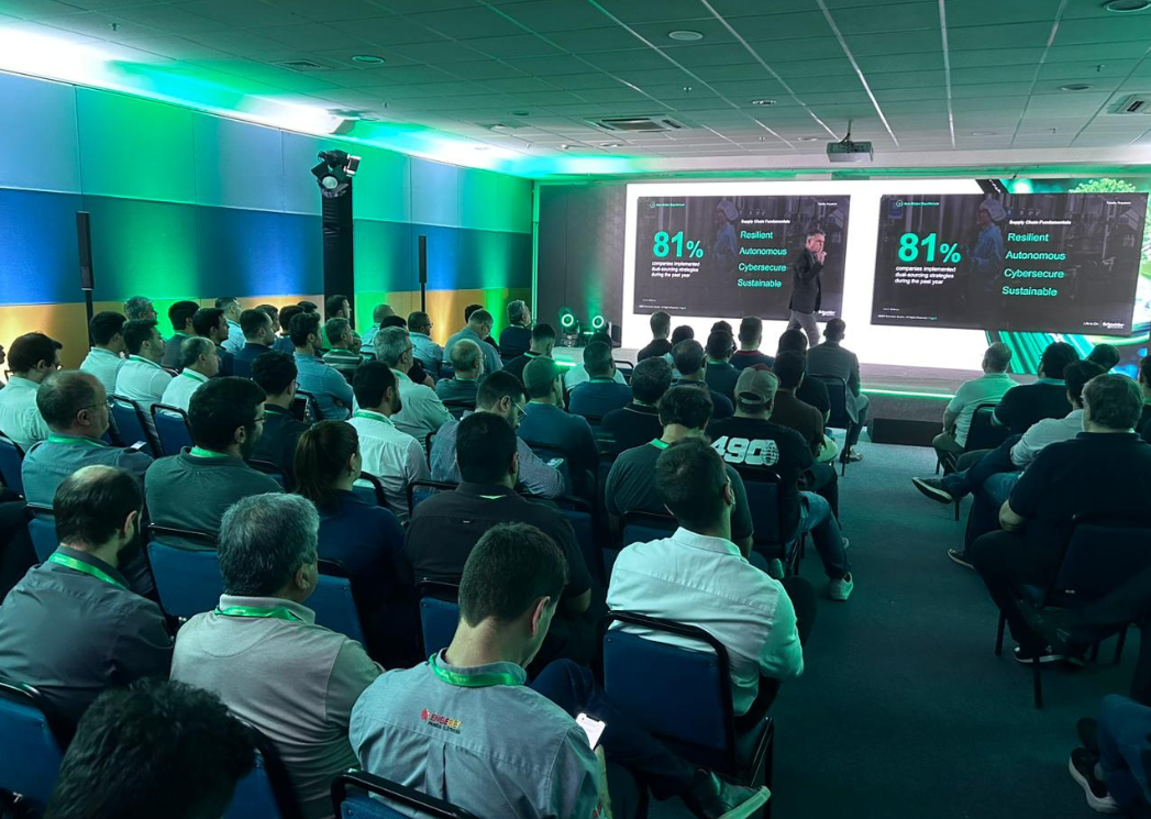 Schneider Electric destaca o futuro conectado e a importância da energia limpa