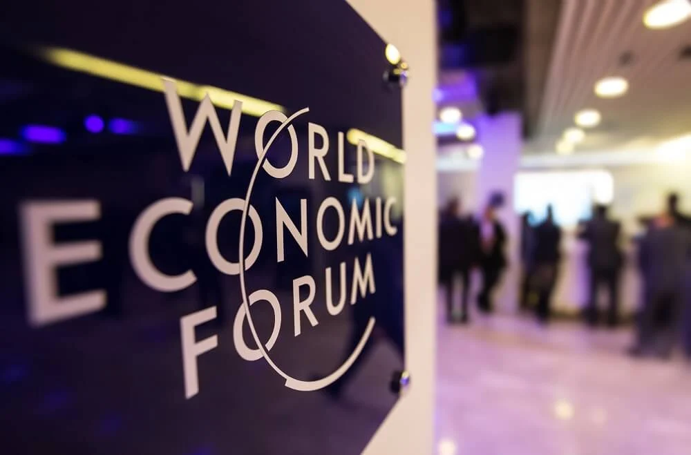 Fórum Econômico Mundial destaca empresas líderes na manufatura global com inovação em IA
