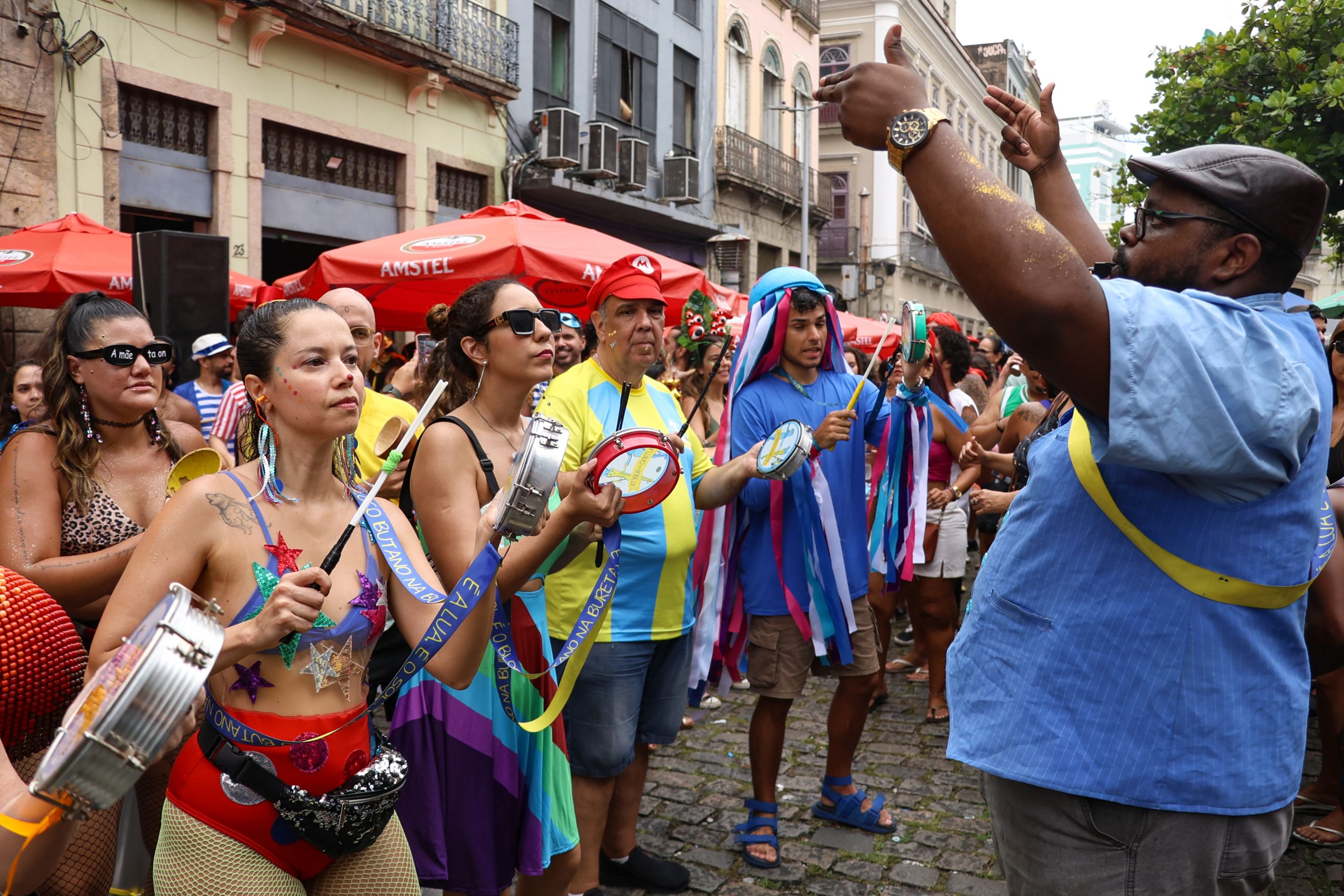 Setor de Bares e Restaurantes Enfrenta Desafios e Freia Contratações no Carnaval