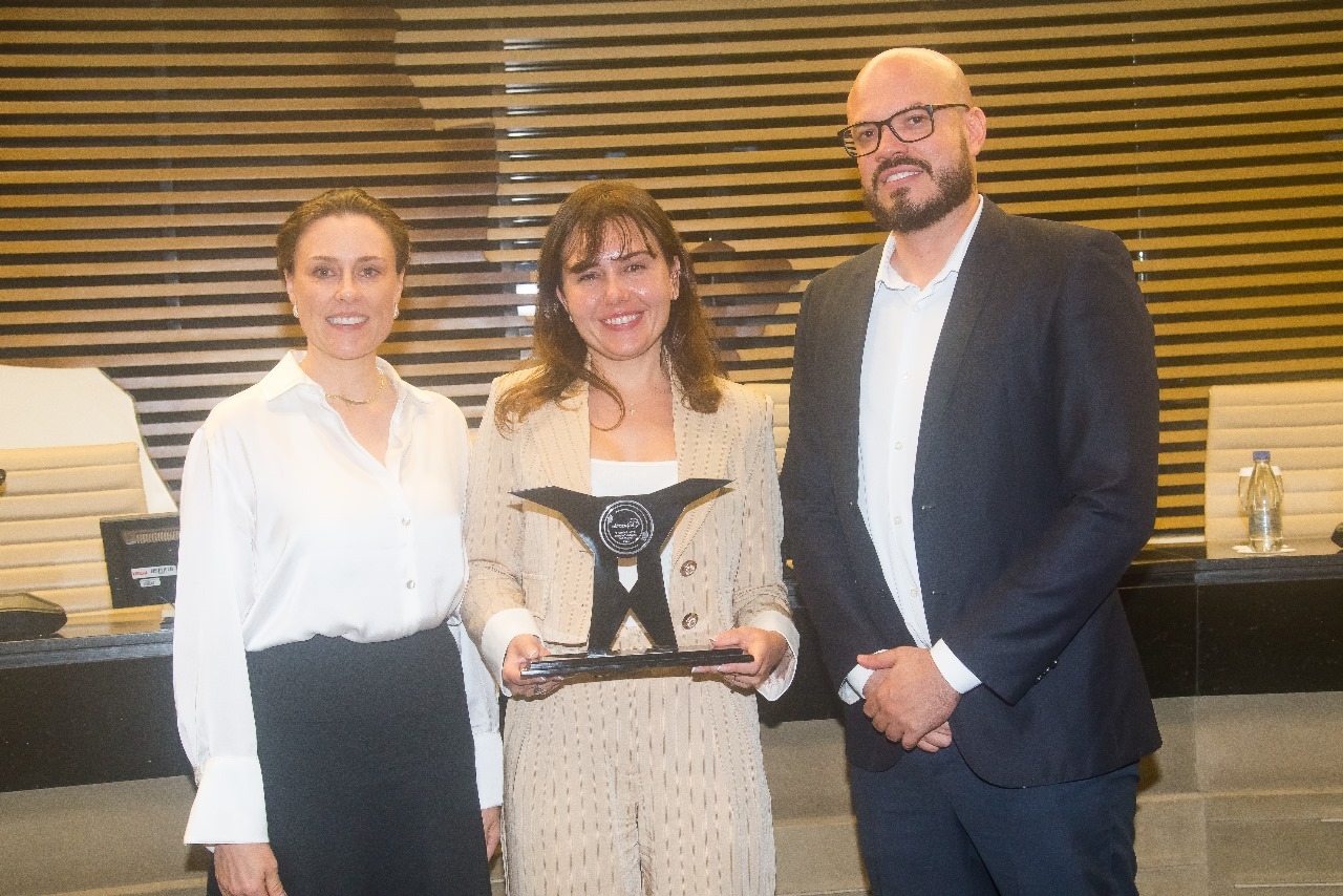 Empresa do Paraná é premiada por trabalho de comunicação que ajuda a prevenir mortes por acidentes elétricos no Brasil
