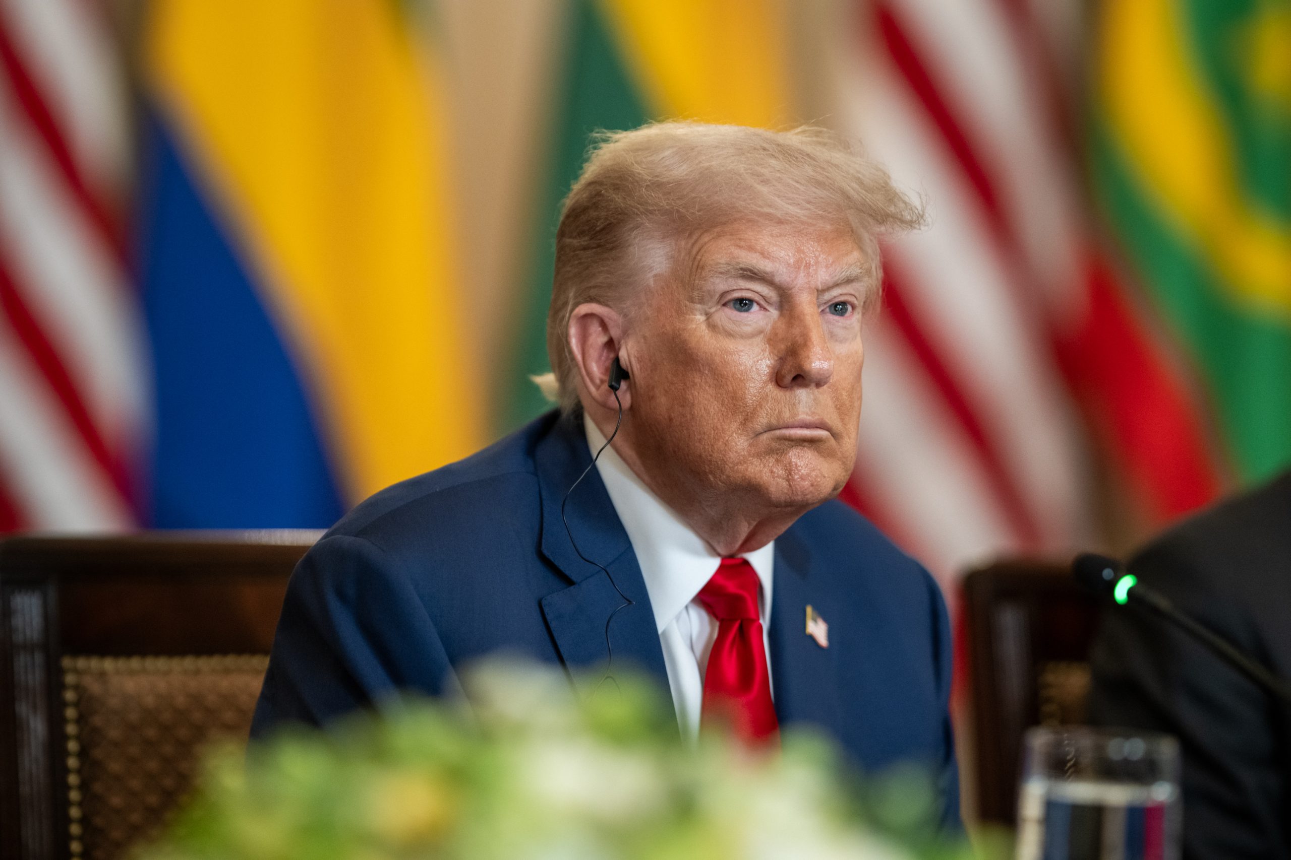 Trump impõe tarifa de 50% sobre exportações brasileiras: impactos e polêmicas