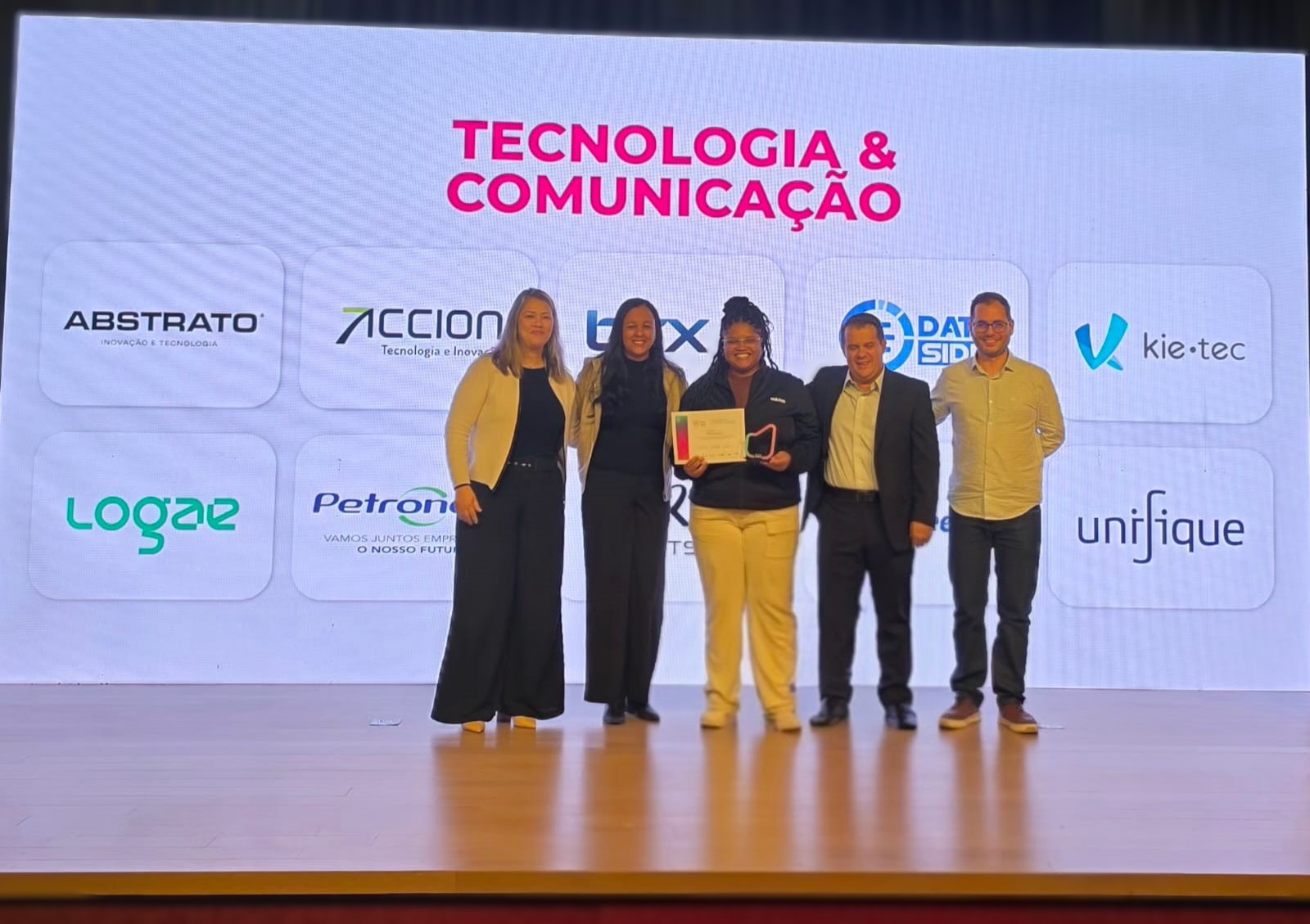 Petronect: Empresa Inovadora 2025 revoluciona cadeia de suprimentos com IA