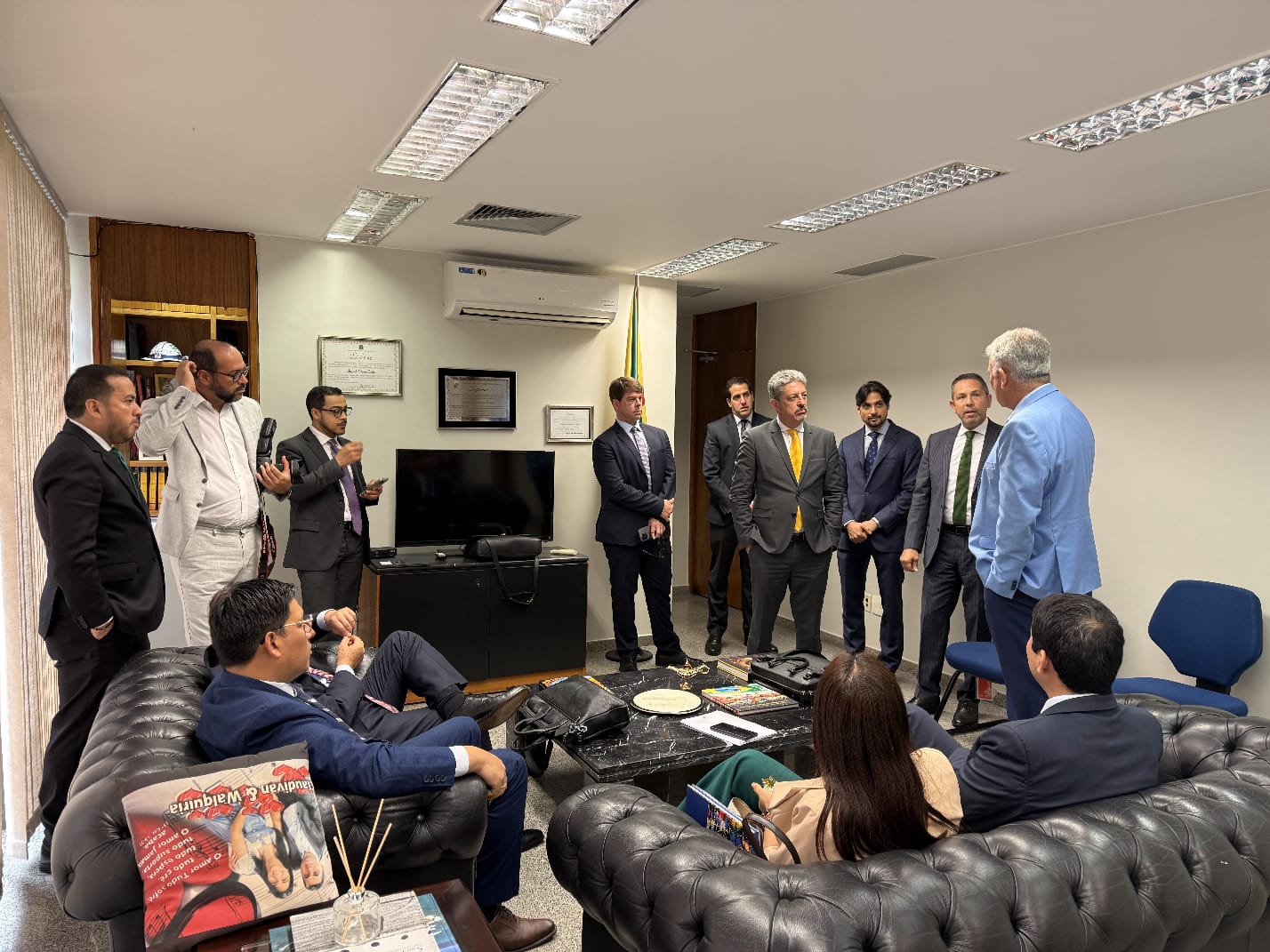 Câmara Brasil-Peru e Missão Parlamentar Impulsionam Integração Bilateral: Declaração Assinada e Projetos Estratégicos, como o Trem Bioceânico, Avançam em Brasília