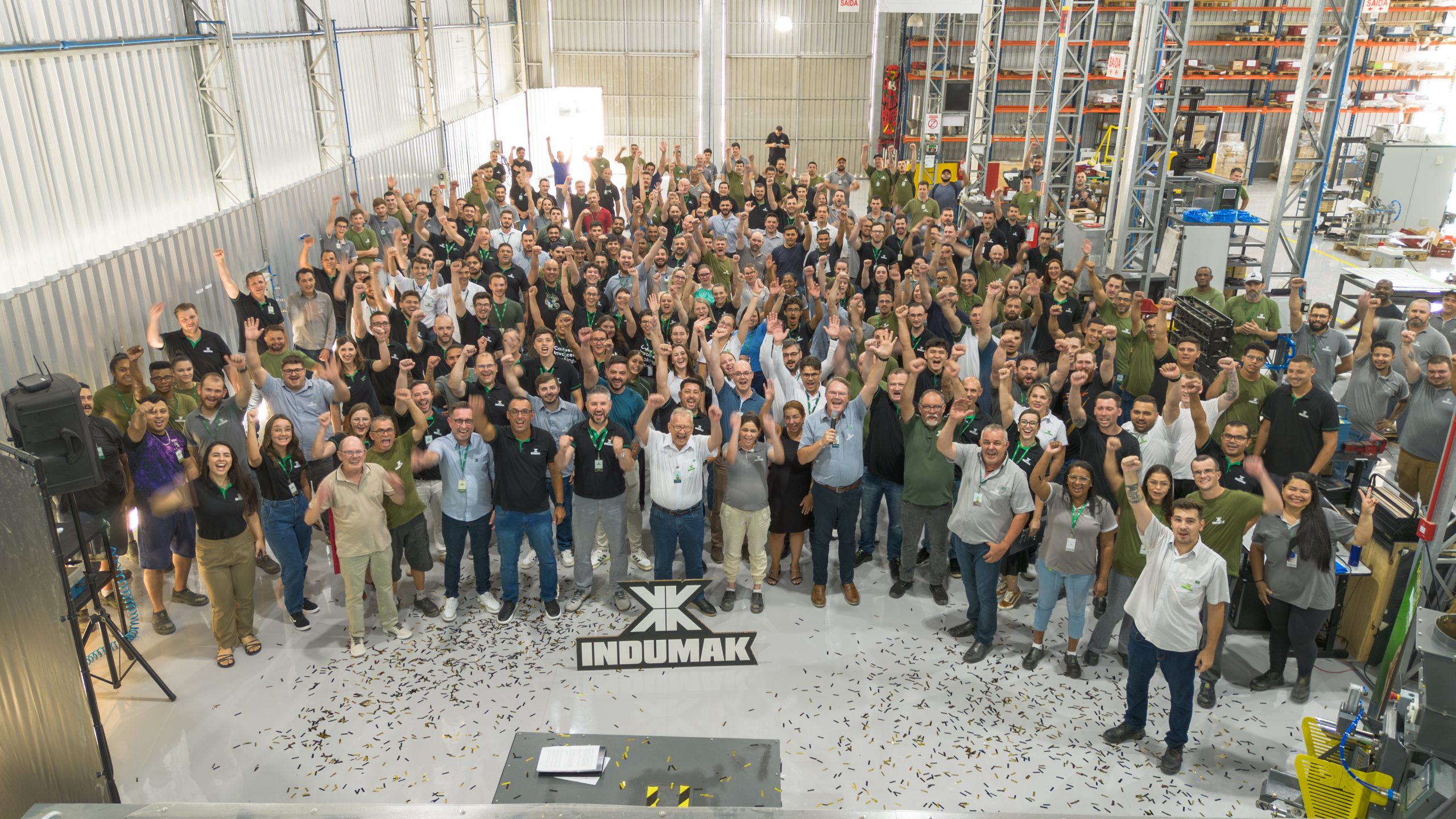 Indumak celebra crescimento de 20% e distribui R$ 4 milhões em lucros aos colaboradores.