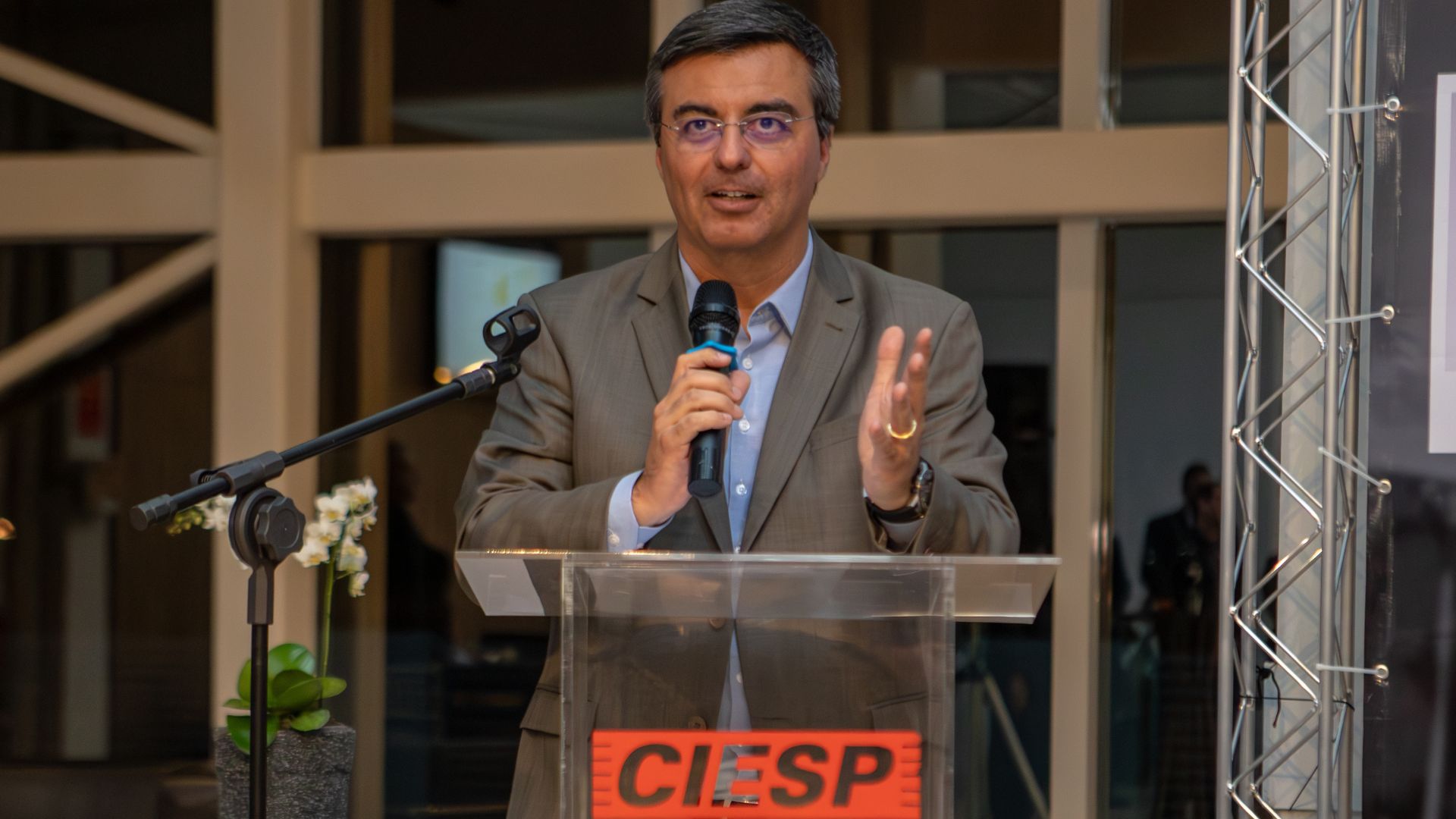 OPINIÃO – Indústria no alvo do insaciável apetite fiscal