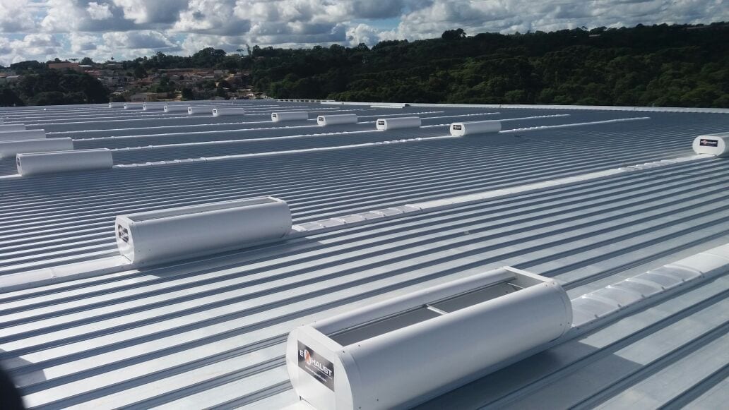 Ventilação natural em empresas reduz doenças respiratórias e melhora o bem-estar de colaboradores