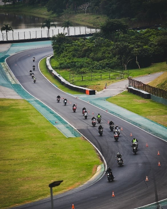 Rinaldi participa pela primeira vez do Festival Interlagos para ampliar conexão com motociclistas