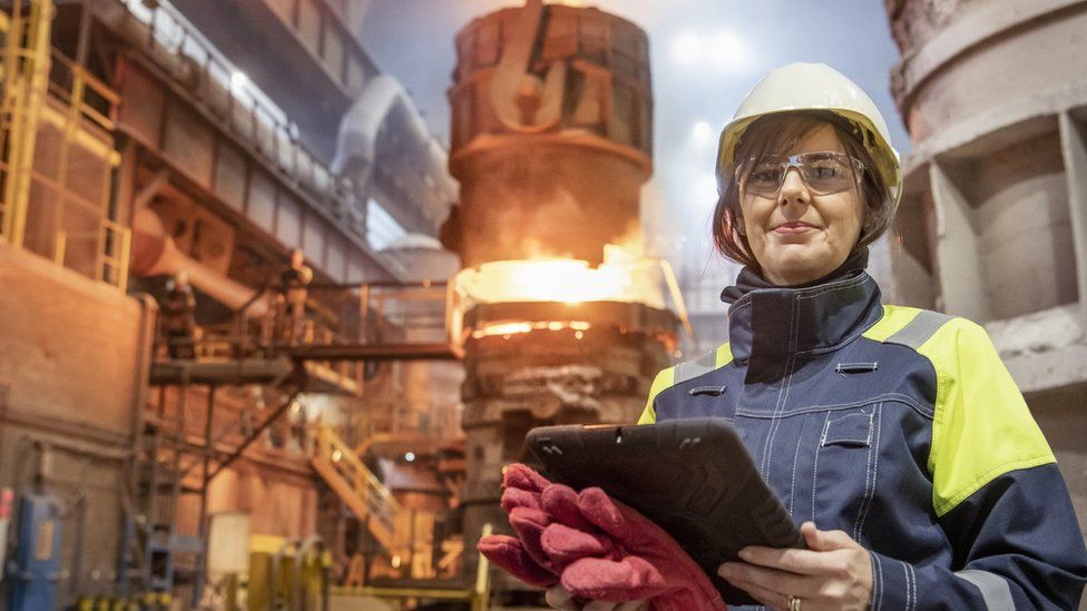 Governo britânico propõe ajuda extra para empresas intensivas em energia