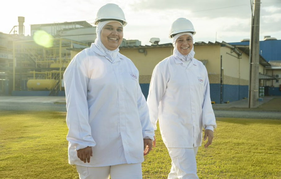 JBS oferece mais de 100 vagas para formação de líderes em programa para recém-formados