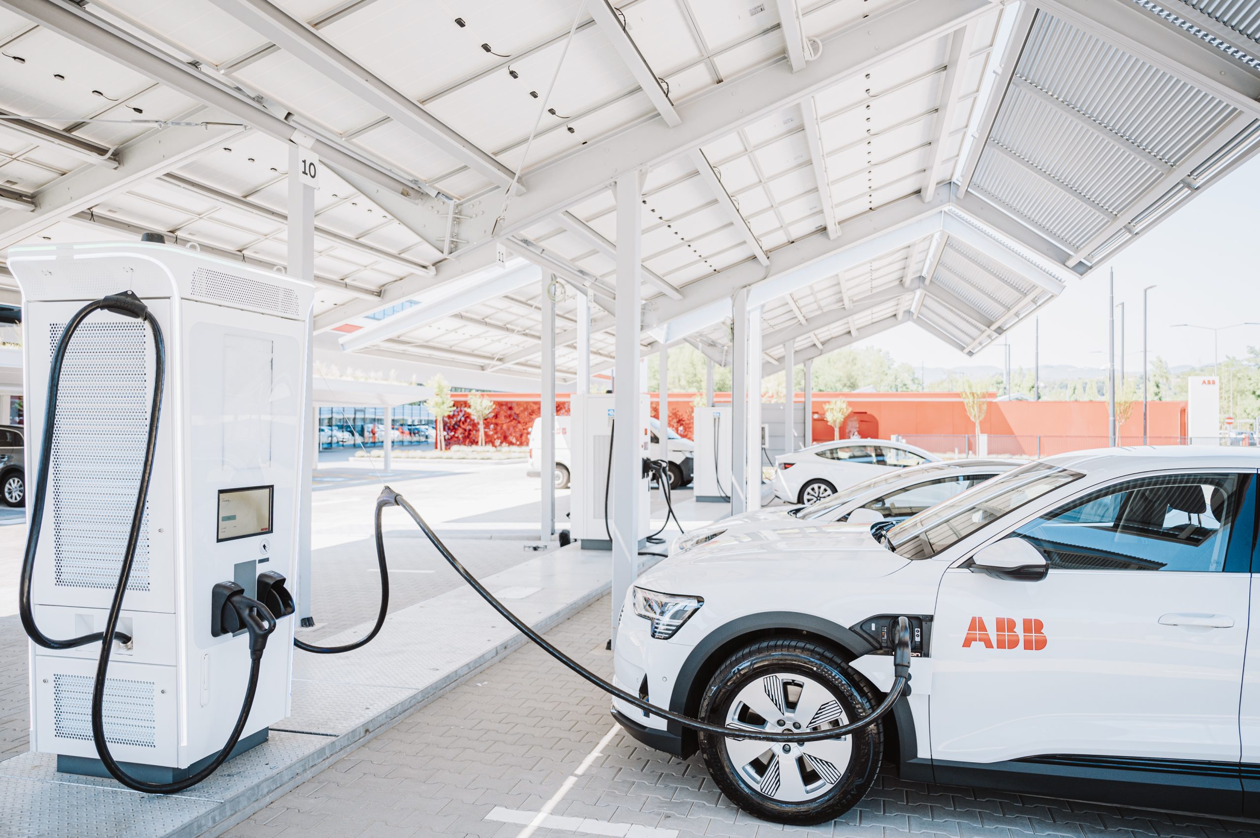 ABB E-mobility entrega milionésimo carregador de VE ABB E-mobility entrega milionésimo carregador de VE