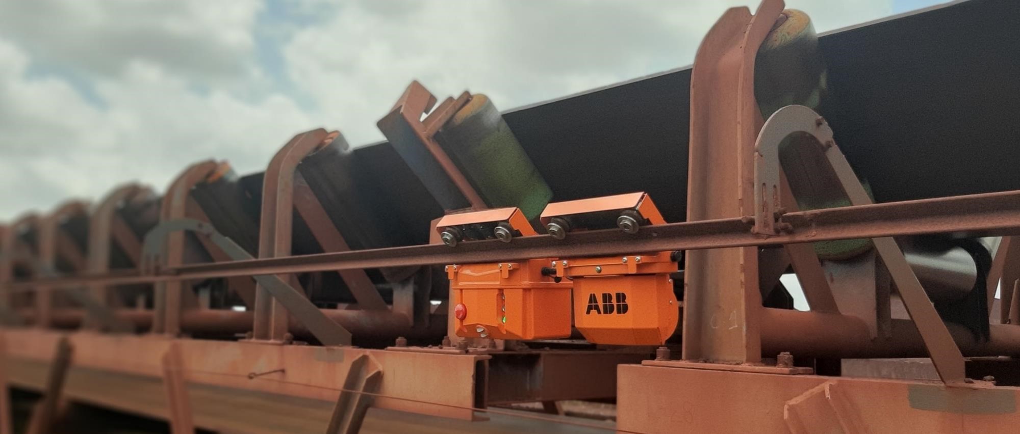 ABB cria robô para inspecionar esteiras de minério