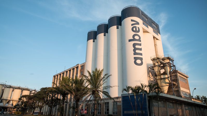 Ambev impulsiona eficiência na produção com implementação de IA pela iSystems