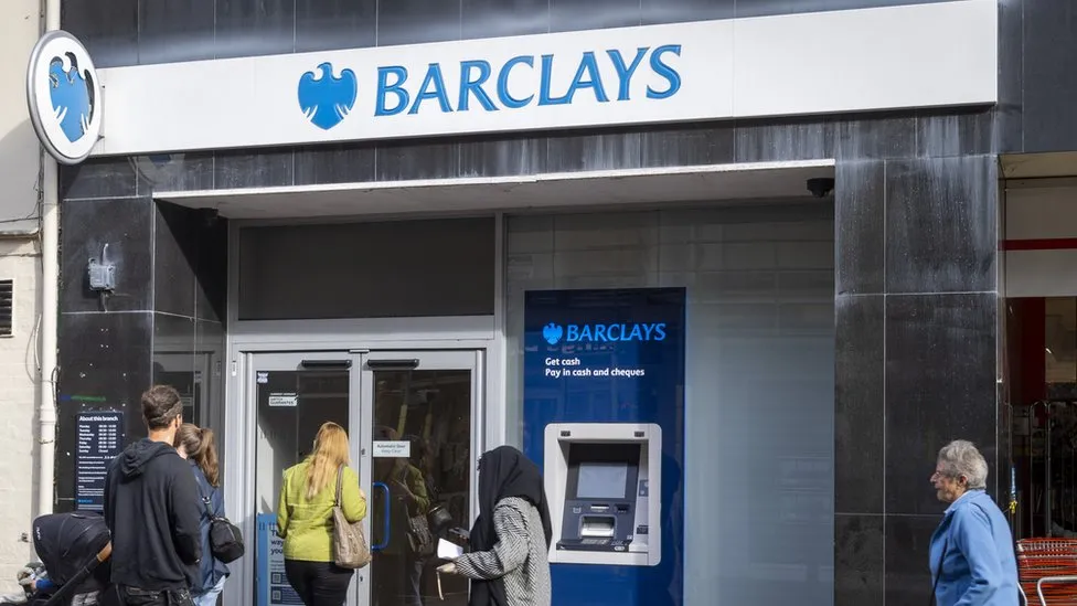 Barclays cortará 900 empregos no Reino Unido, diz sindicato Unite