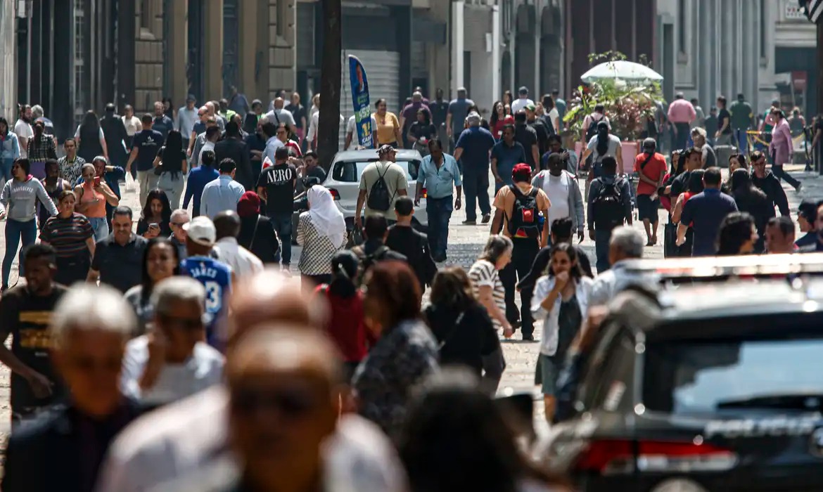 PIB do 2º trimestre aponta economia desacelerada com impacto dos juros