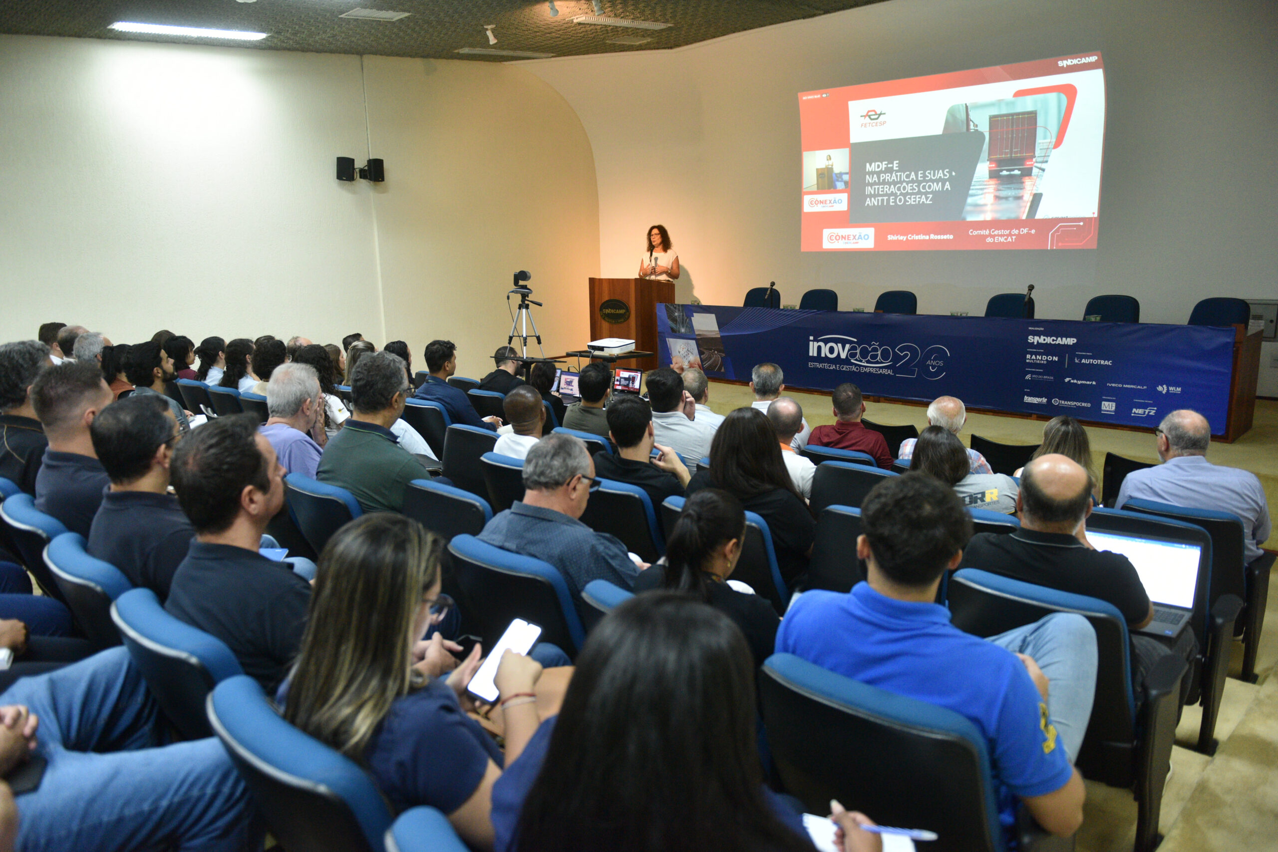Entidade do transporte de cargas promove orientações técnicas sobre MDF-e e conformidade documental