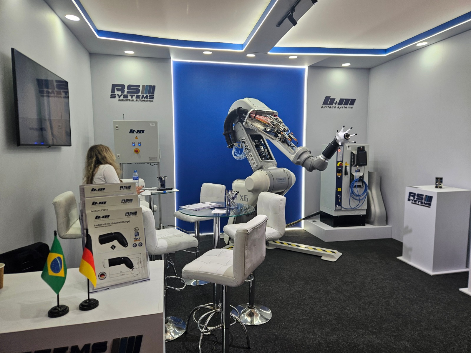 b+m surface systems na FEIMEC: Robótica Avançada para Linhas de Pintura