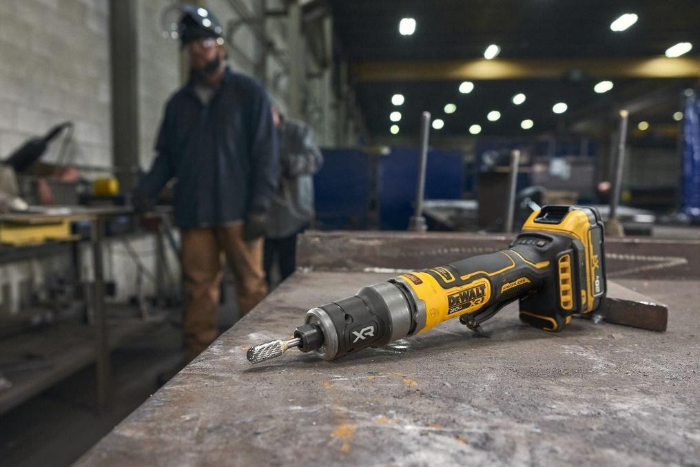 DEWALT lança esmerilhadeira e retificadoras sem fio que aliam potência e design compacto DEWALT lança esmerilhadeira e retificadoras sem fio que aliam potência e design compacto